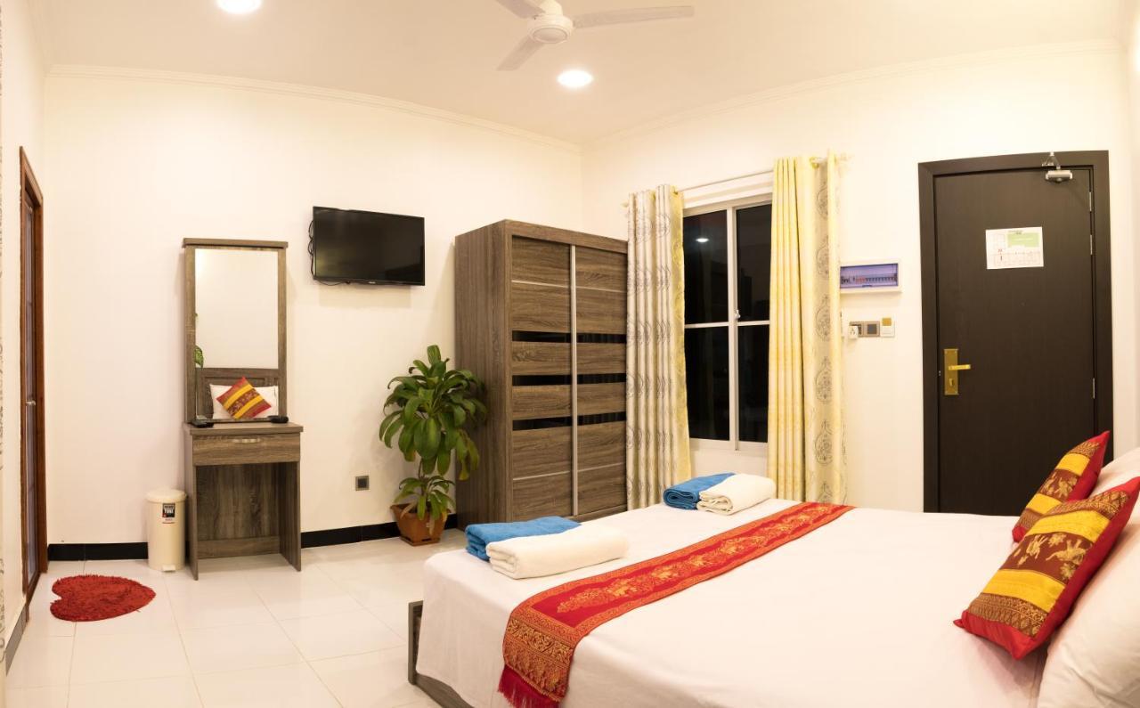 Athiriveli Hotel Thoddoo Exterior foto